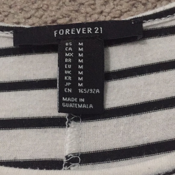 A black and white striped dress - Picture 4 of 4